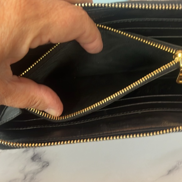 Miu Miu zip around wallet - Picture 5 of 6